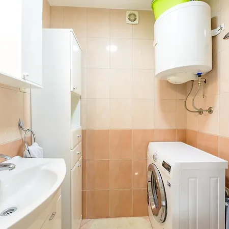 Appartement Sanja *